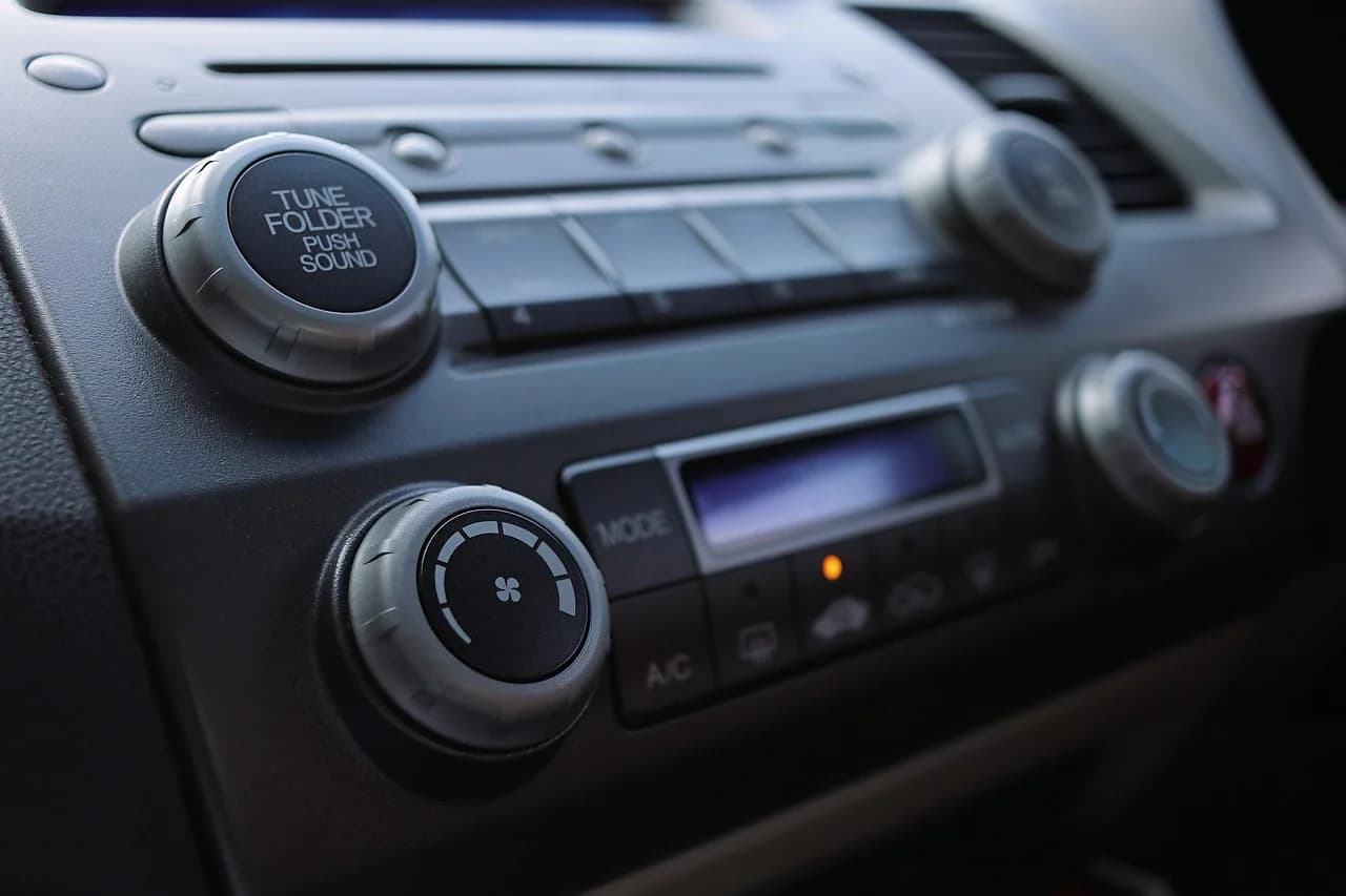 Vehicle receiving cabin filter replacement near Waitara