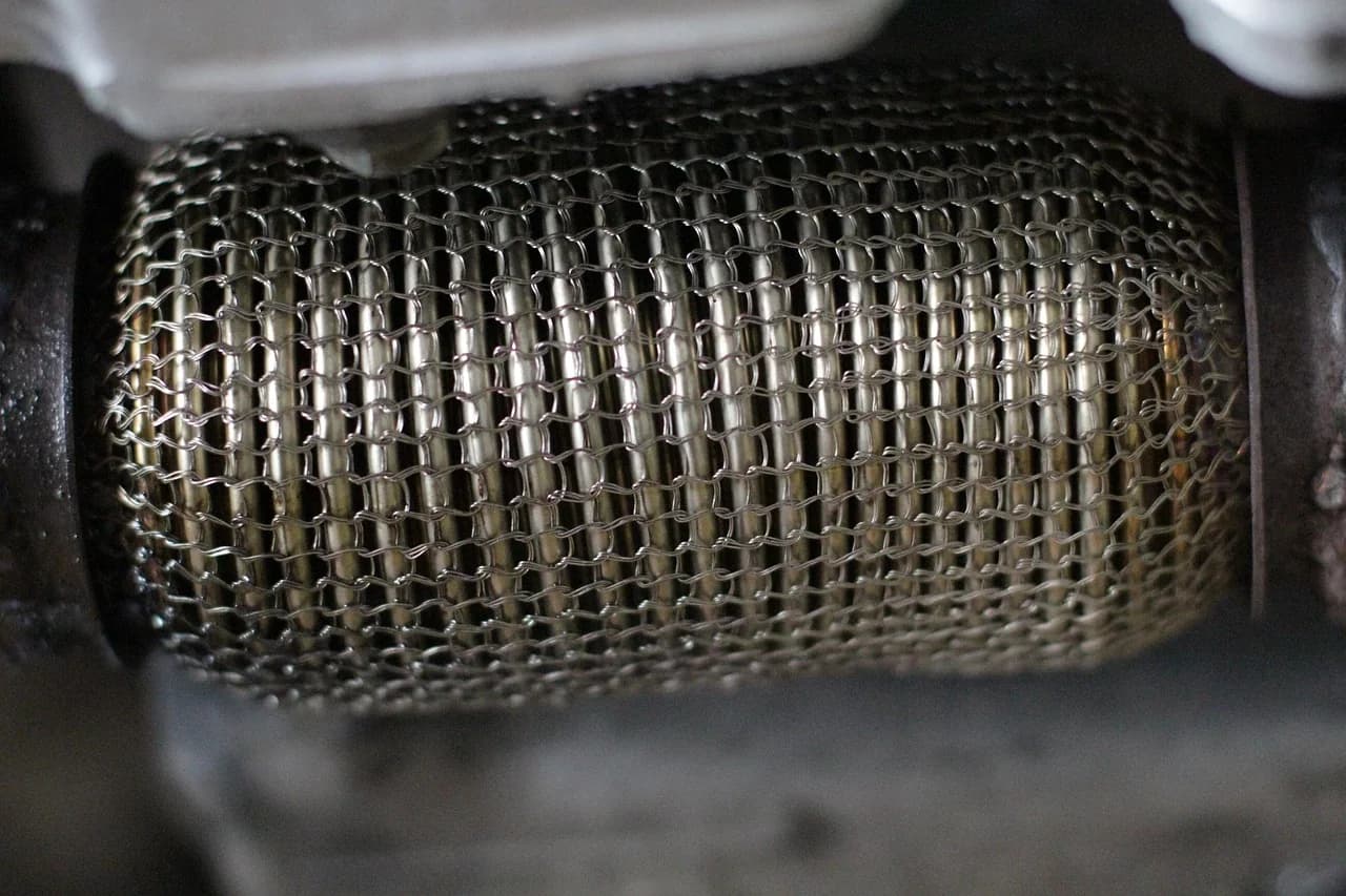 Vehicle receiving emission system diagnosis near Asquith